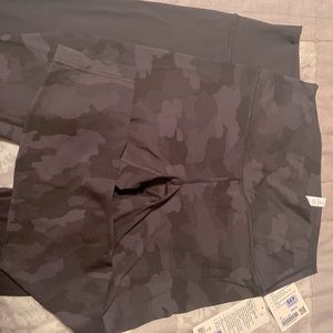 Lululemon Wunder Under Size 10 (Army Black Print) 25inch